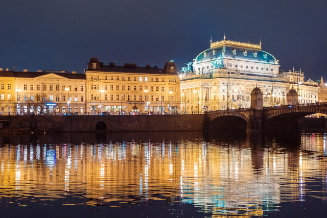 Geschäftsreise und Kultur mit einer Dolmetscher-Hostess als Reisebegleitung erleben